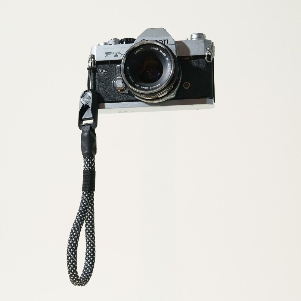 CHECKMATE CAMERA WRIST STRAP v3 Black & White w/ Peak Design Anchor & Carabiner